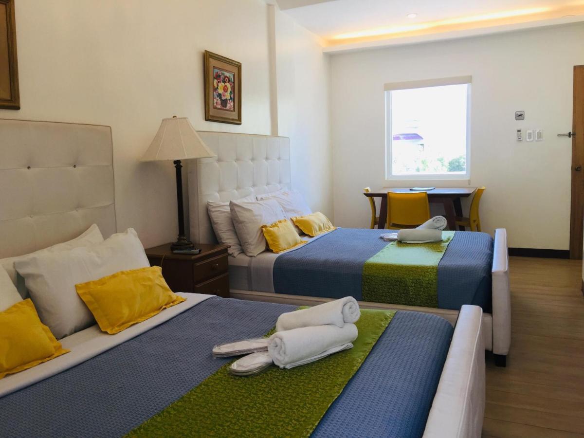 The Carmelence Lodge Tagaytay City Exterior photo