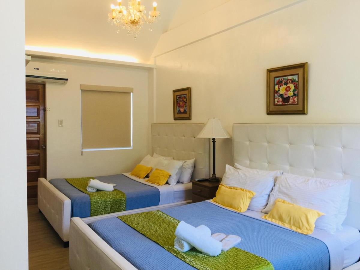 The Carmelence Lodge Tagaytay City Exterior photo